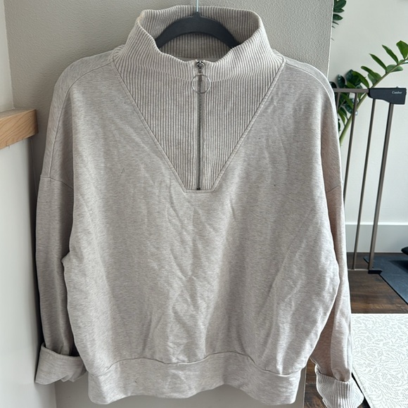 Varley half zip pullover. Ribbed detailing on the chest and wrists. Size small - Picture 3 of 4